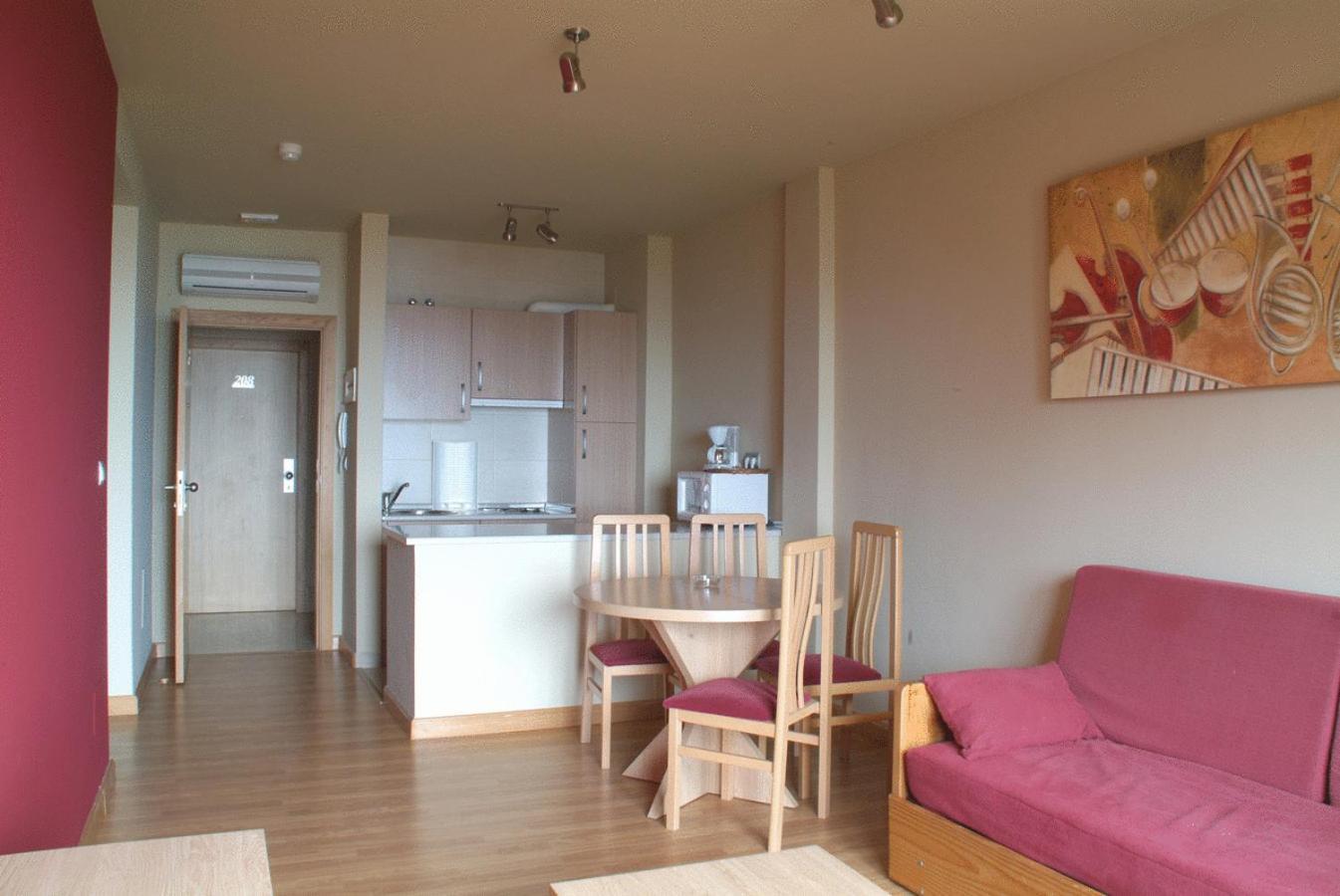Apartamentos Mar Comillas Εξωτερικό φωτογραφία