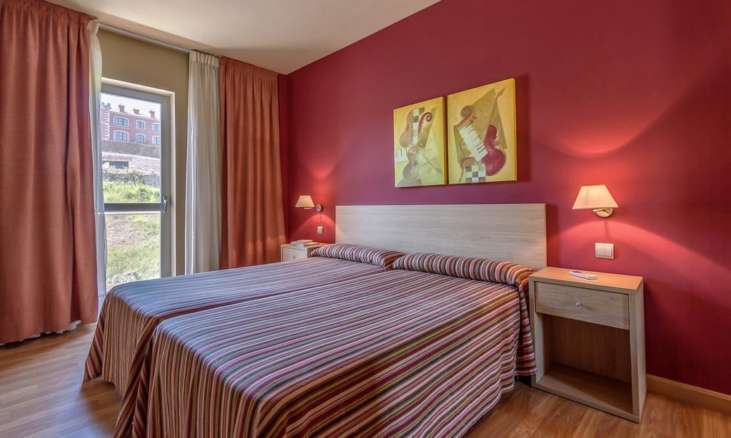 Apartamentos Mar Comillas Εξωτερικό φωτογραφία
